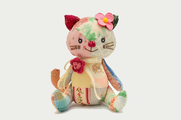 A kitten made of pieces of fabric as a gift