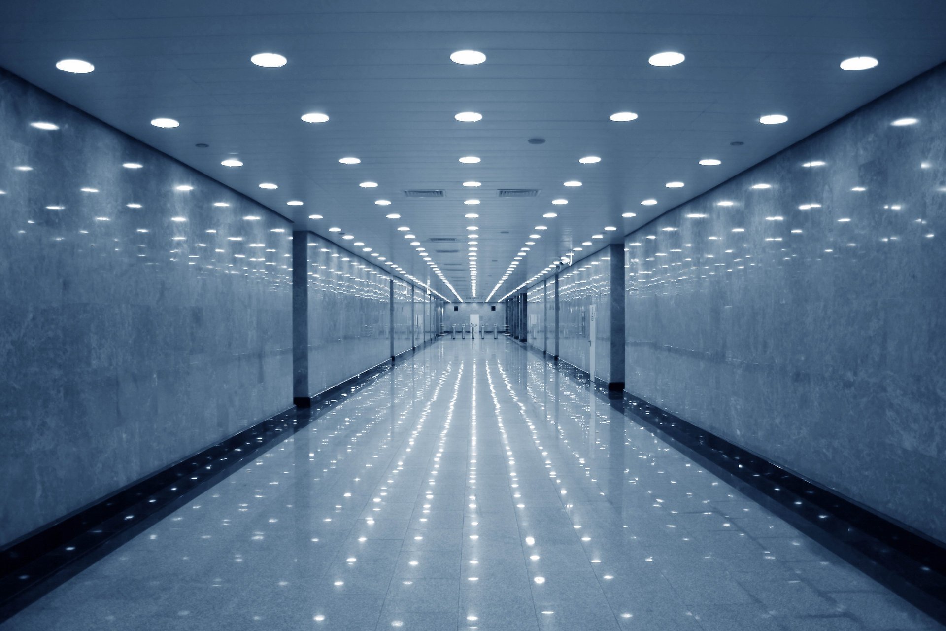 corridor lighting reflection emptine