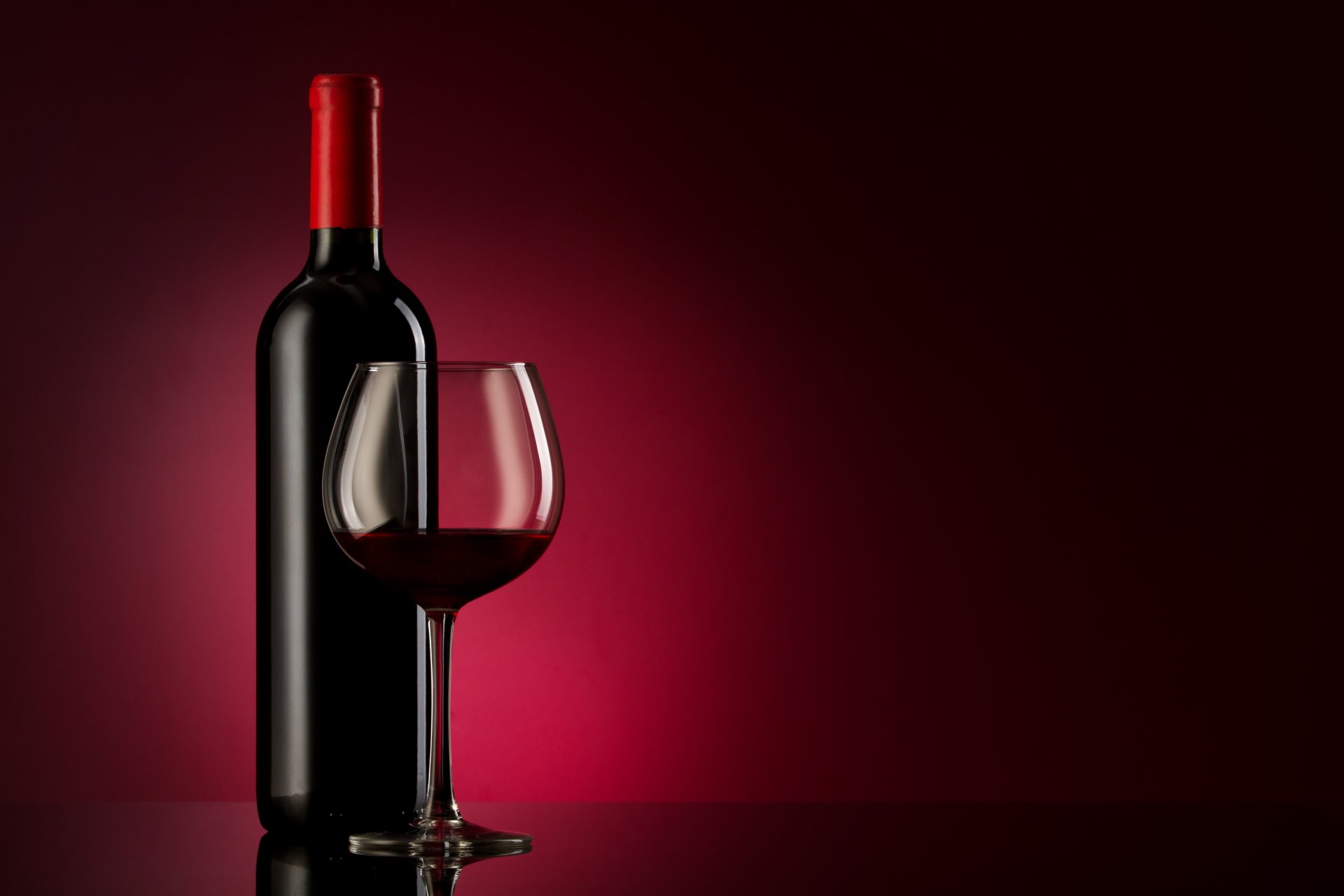 wine red bottle glass glass alcohol background burgundy