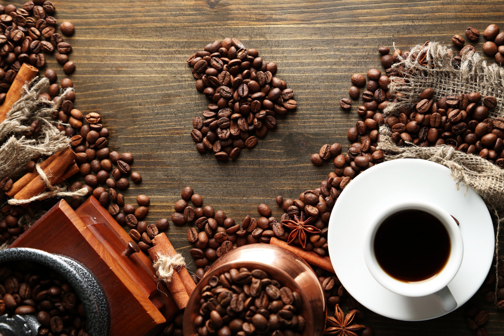 caffè grano cuore cannella tazza piattino tavolo