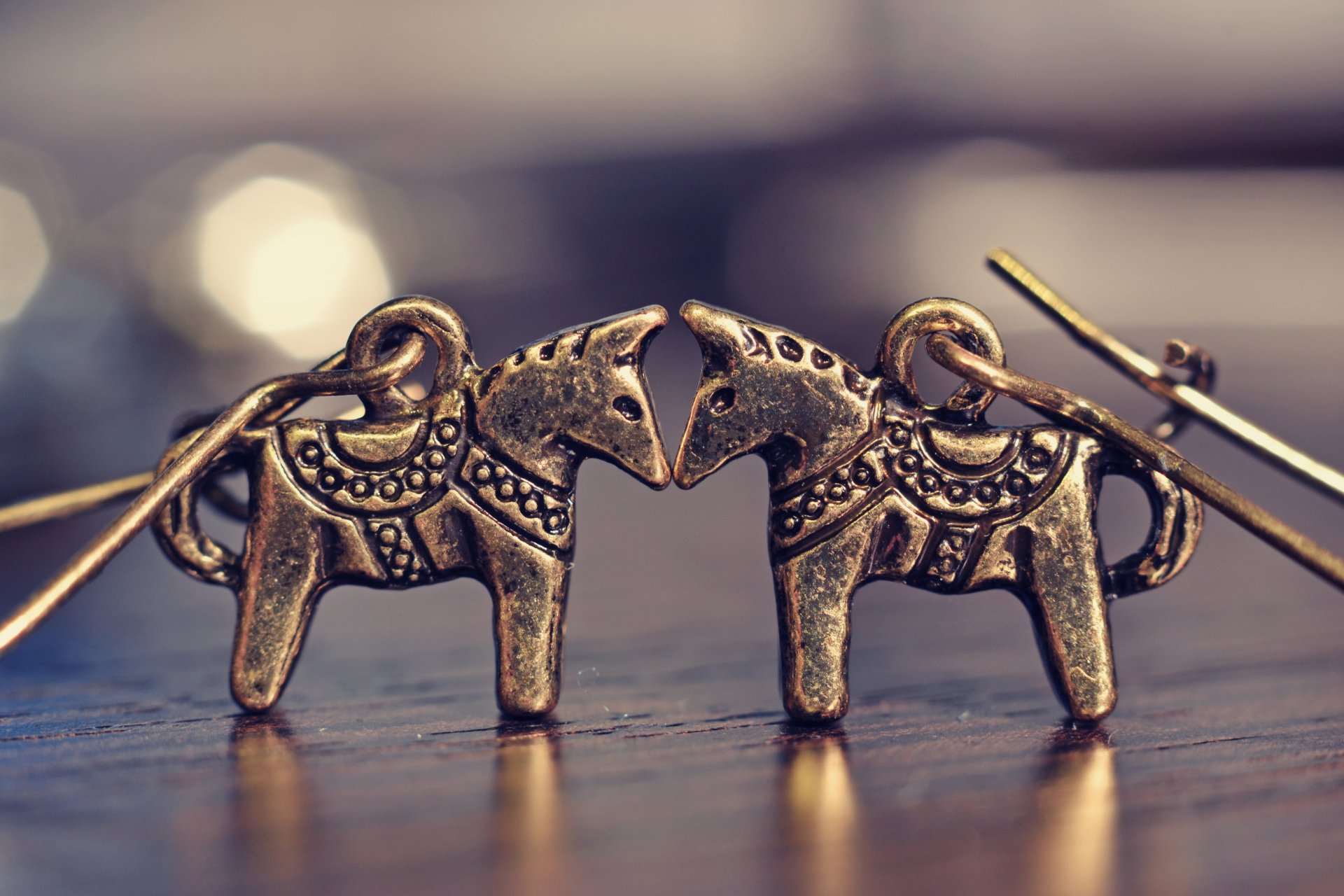 boucles d oreilles chevaux chevaux bronze bijoux gros plan amour