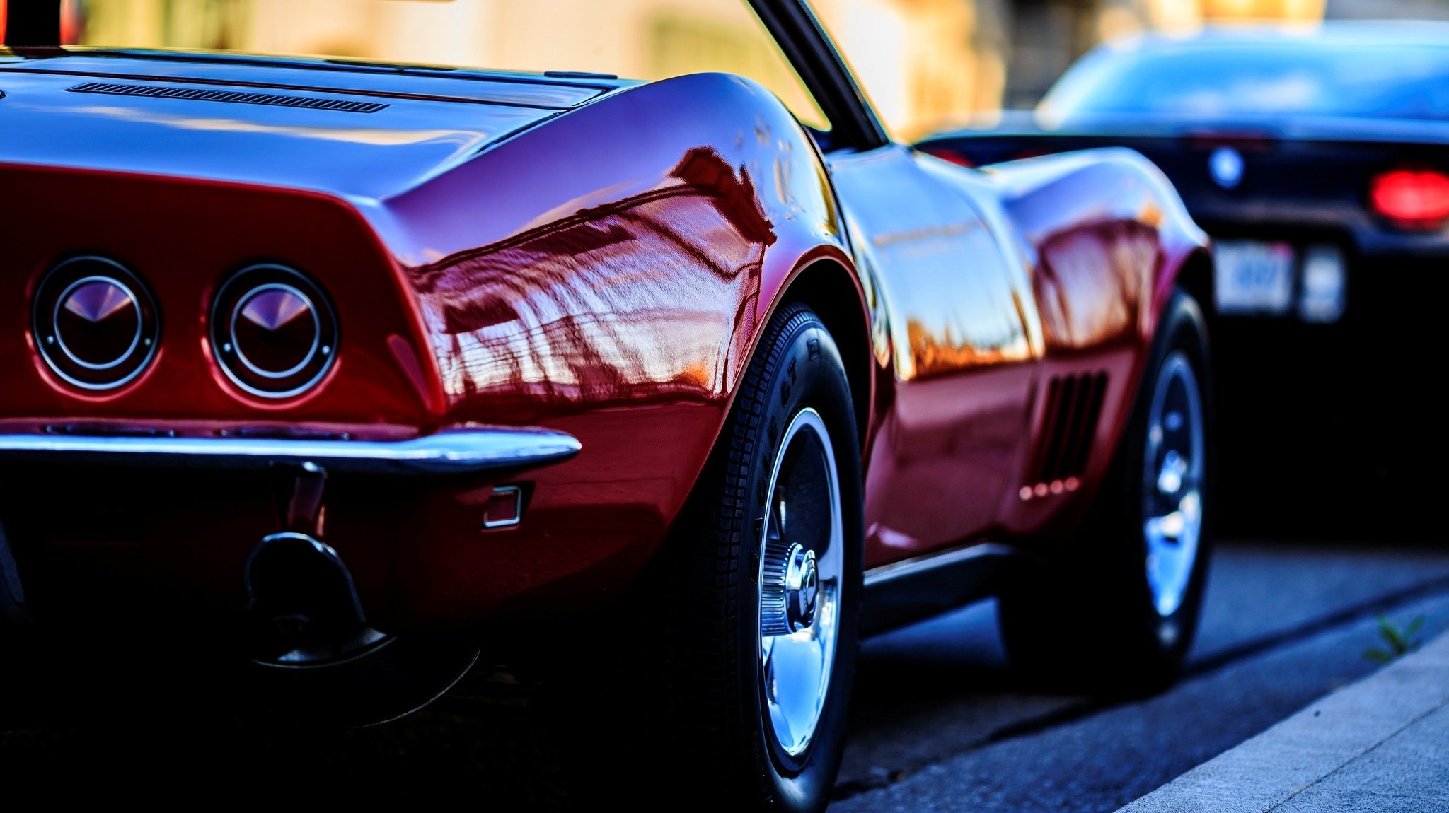 różne samochód samochód chevrolet corvette c3 stingray piękne czerwone koło koła makro tło tapeta panoramiczny pełny ekran panoramiczny panoramiczny