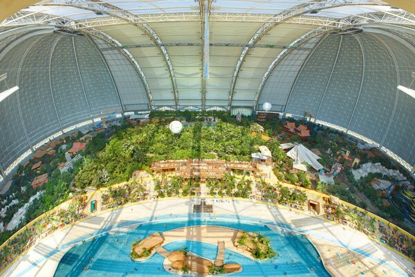 In Deutschland gibt es auf tropischen Inseln einen Wasserpark