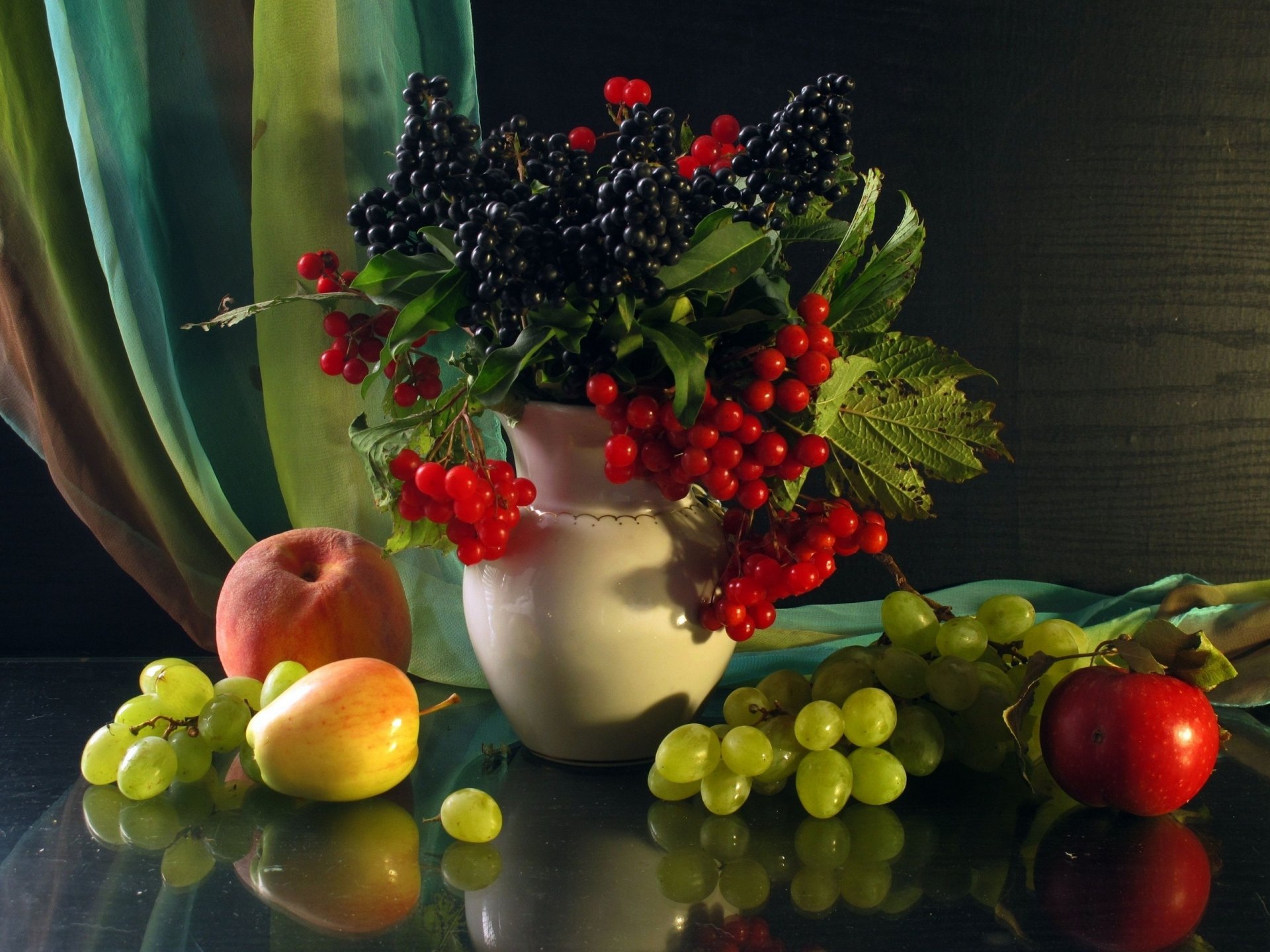 fruits baies raisin pomme pêche nature morte vase pommes