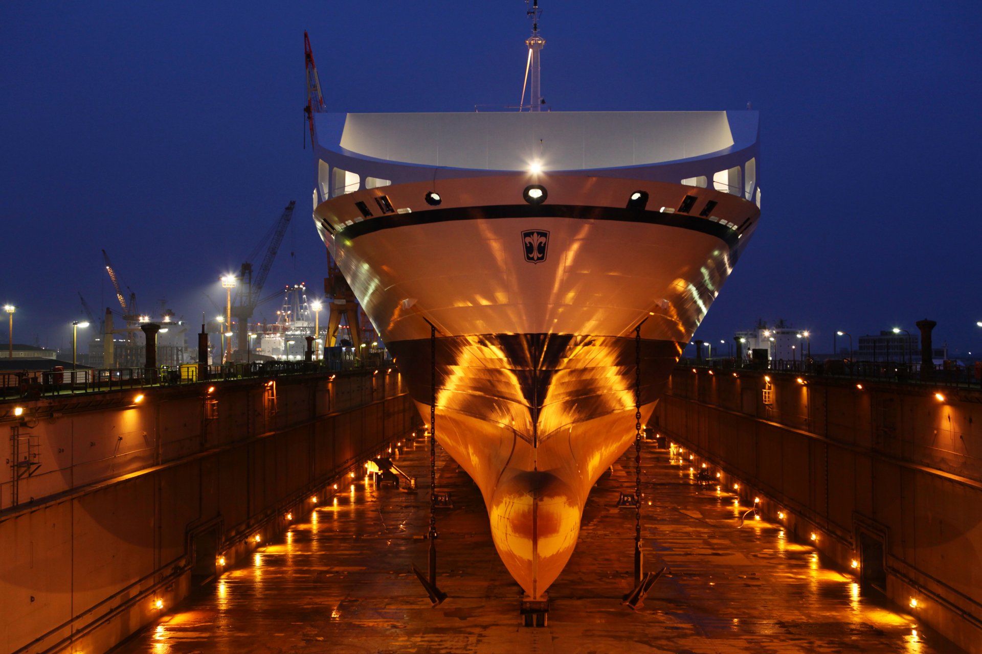 diámetro mar barco dique seco linternas anchores buque muelle noche puerto focos