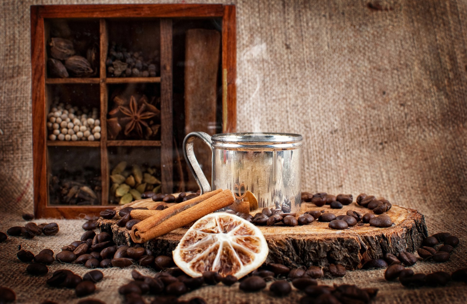 caffè bevanda grani bastoncini cannella armadietto spezie