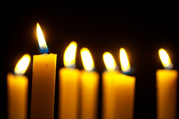 Velas encendidas en memoria de las víctimas