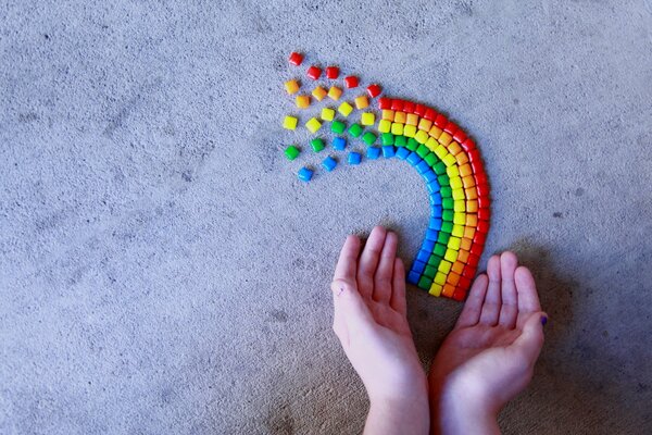 Rainbow mosaic of multicolored cubes