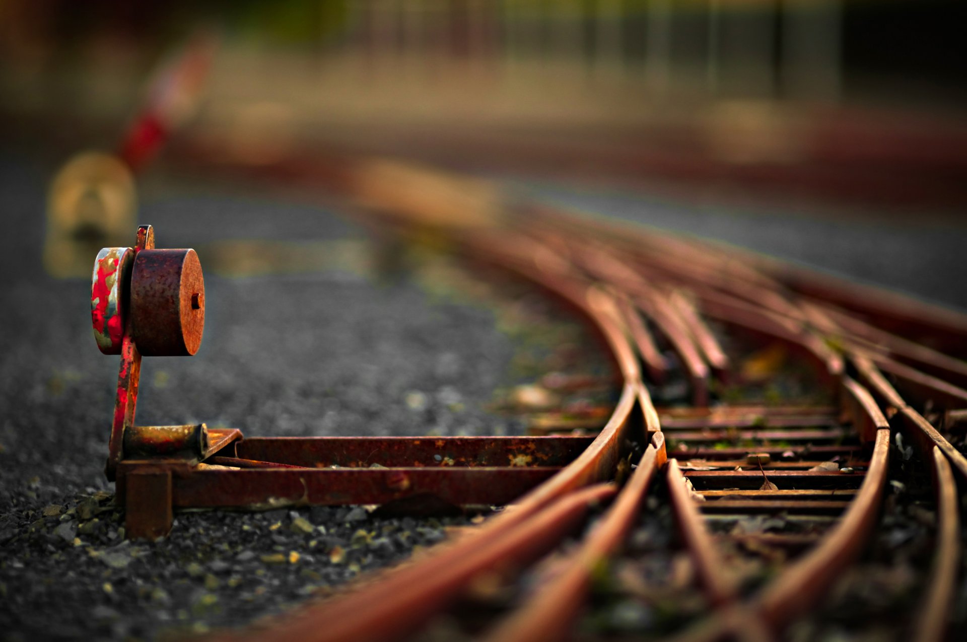 railroad path shooter tilt-shift tilt-shift