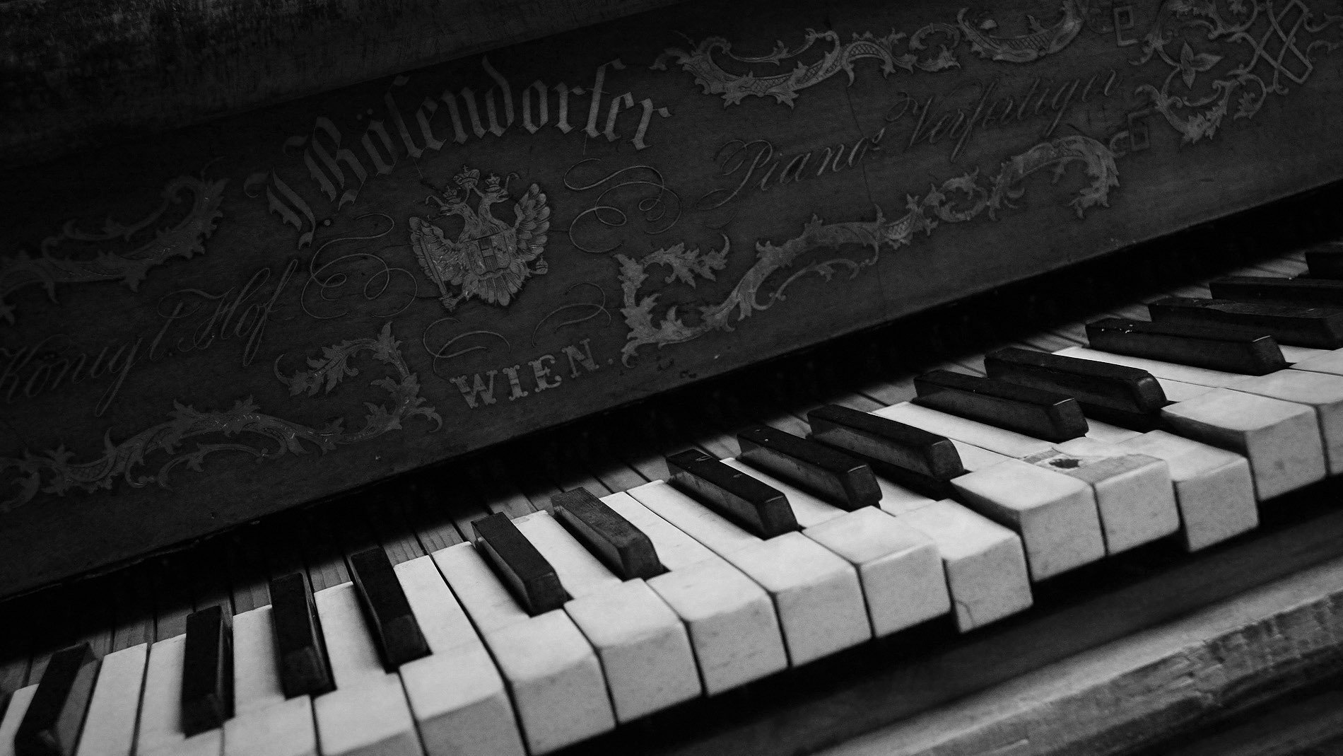 piano touches musique