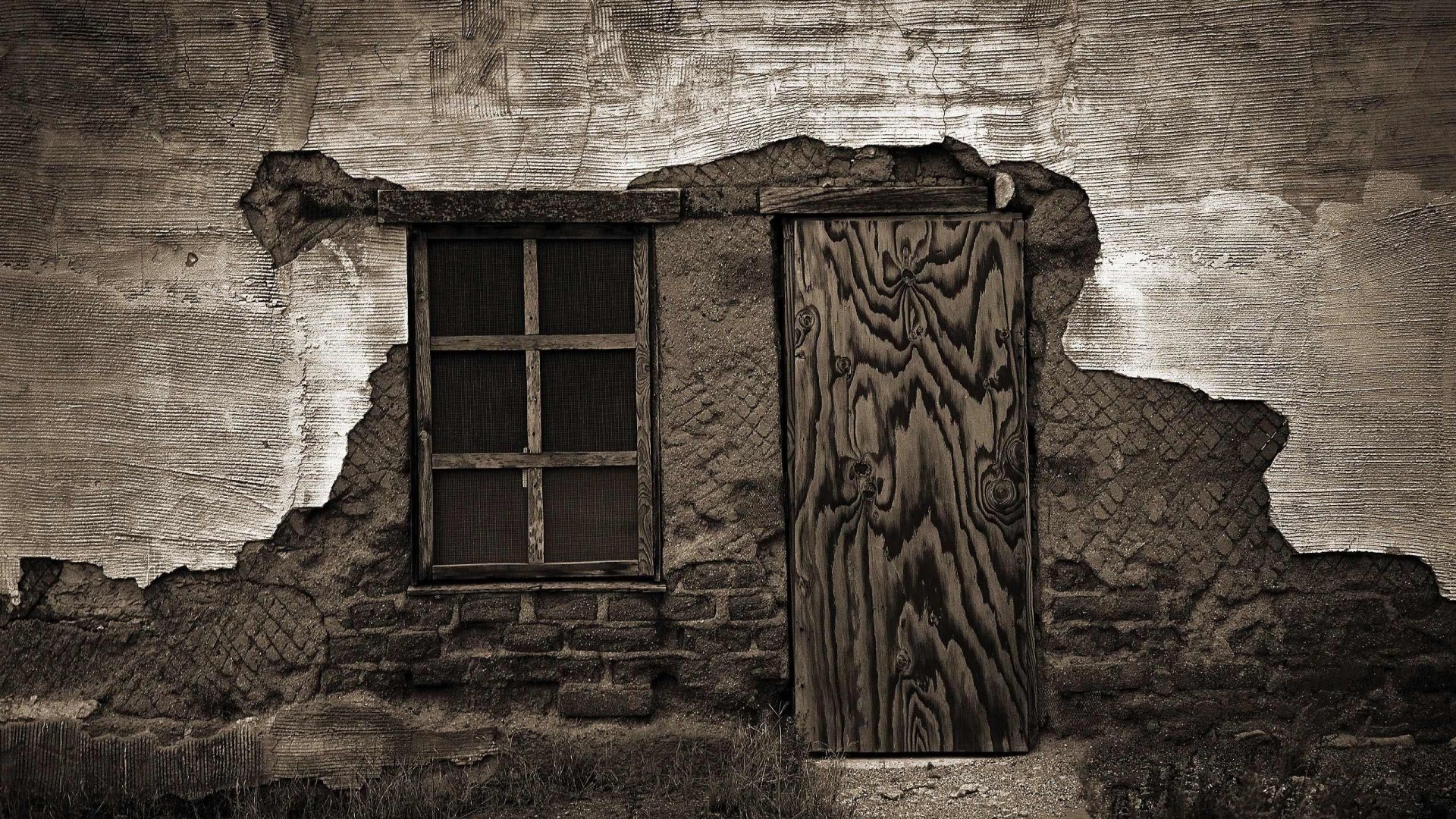 verschiedenes altes haus baufällige wand fenster tür