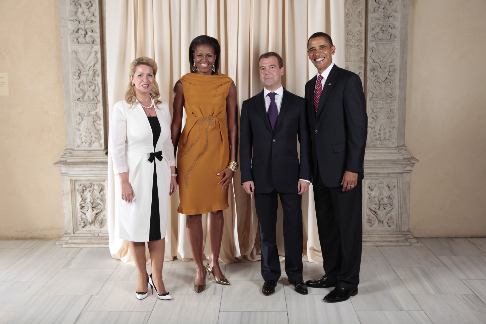 president politics medvedev obama smile blue tie