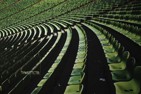 Le tribune dell arena dello stadio ricordano numerosi fan