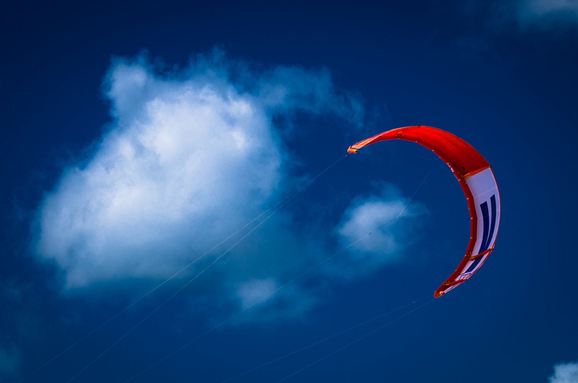 cerf-volant ciel nuages