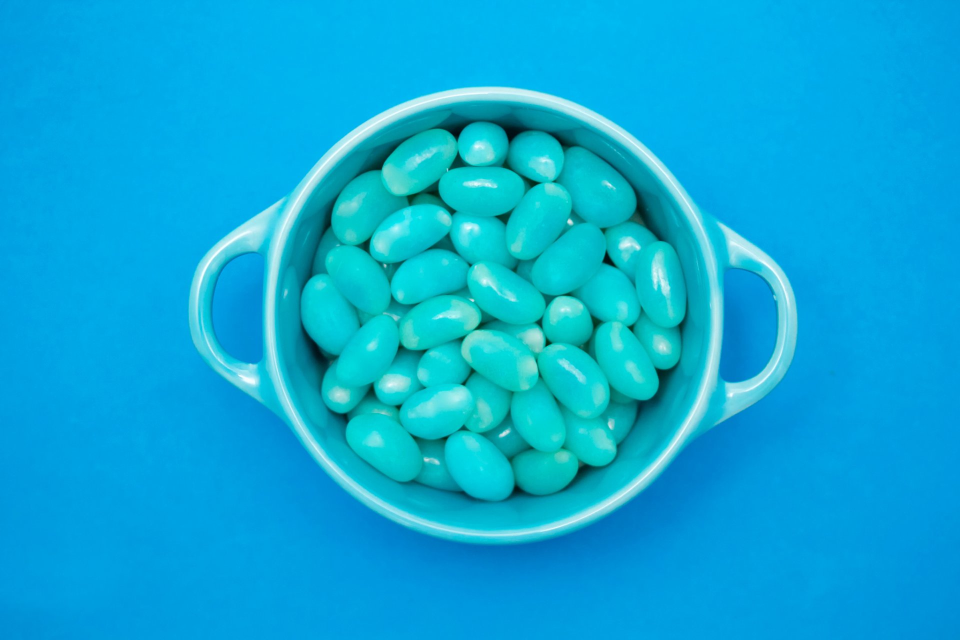 blue cubed jelly beans cup