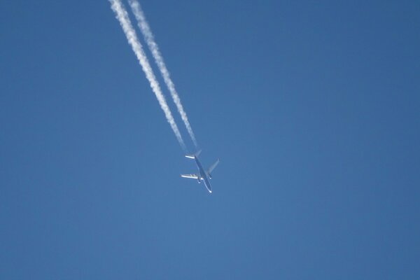 Ein Flugzeug in der Schwerelosigkeit fliegen