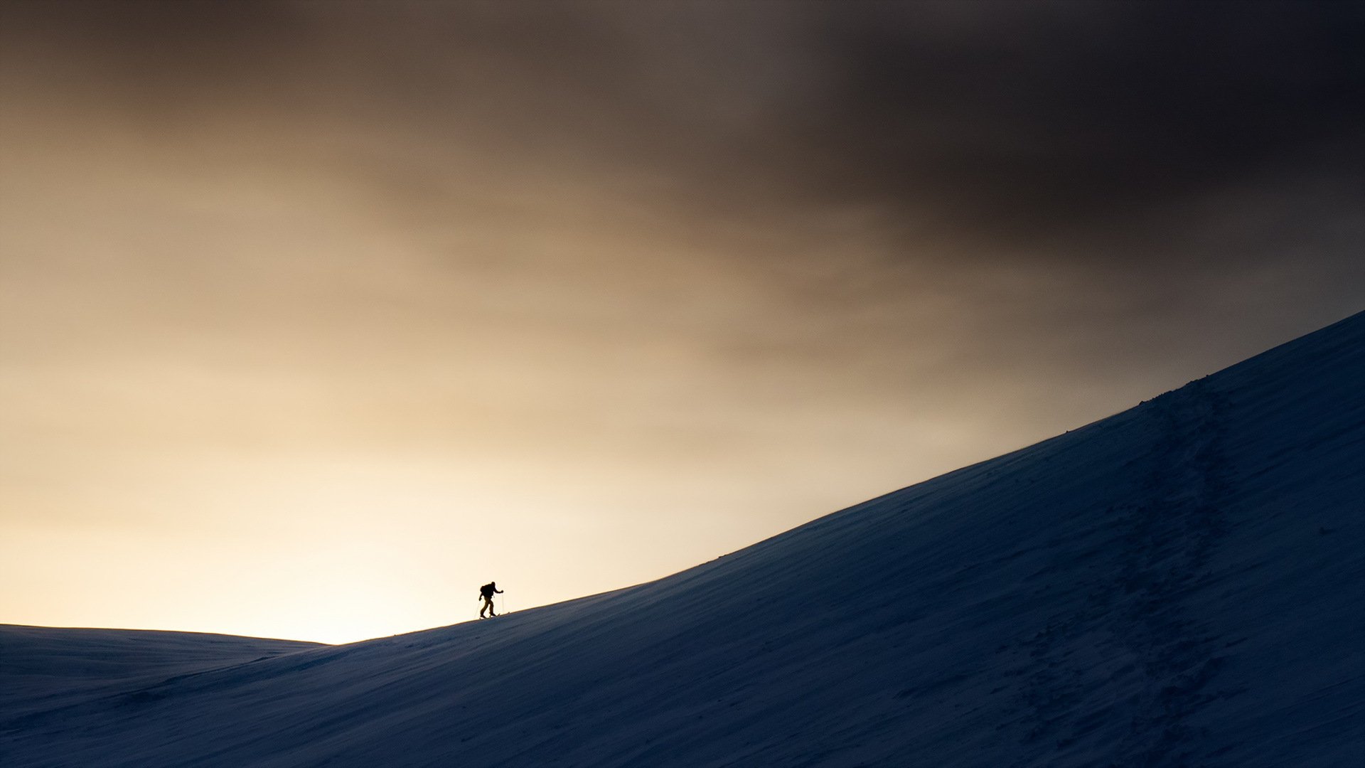 homme montagne ciel