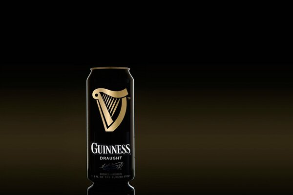 Boisson Guinness dans un bocal noir