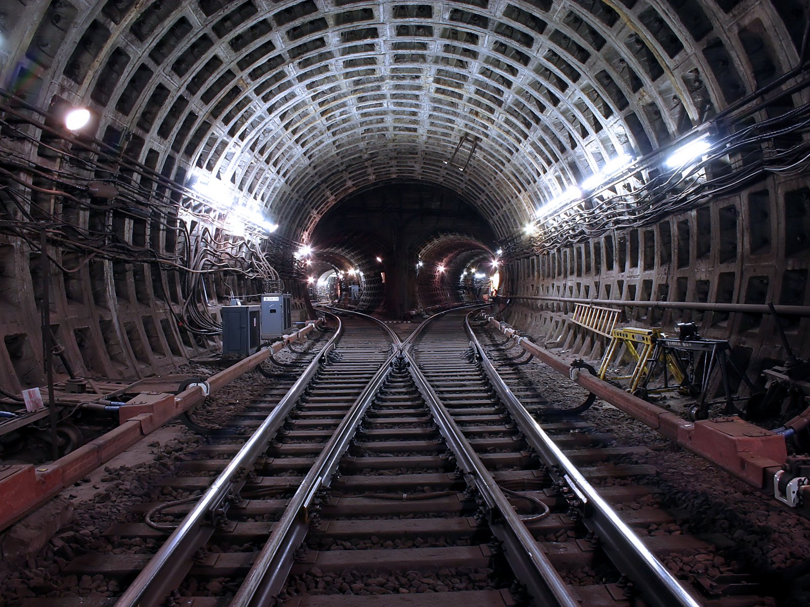 moscow underground subway rails sleepers tunnel