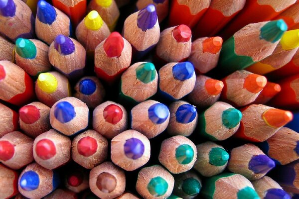 Photo a set of different colored pencils