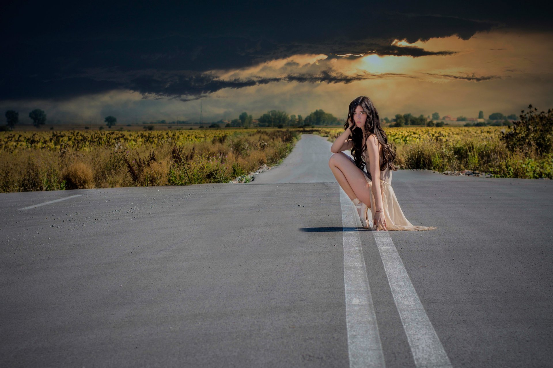 bailarina zapatos de punta carretera cielo chica nubes