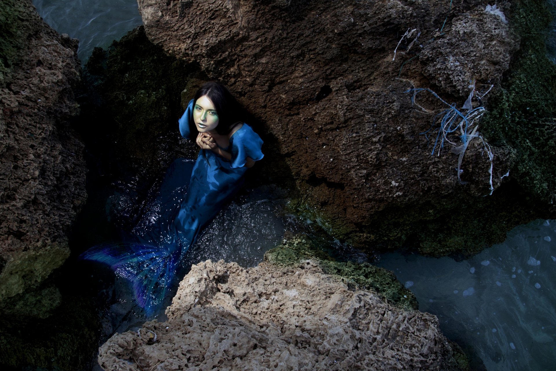 sirène la jeune fille de l eau les pierres