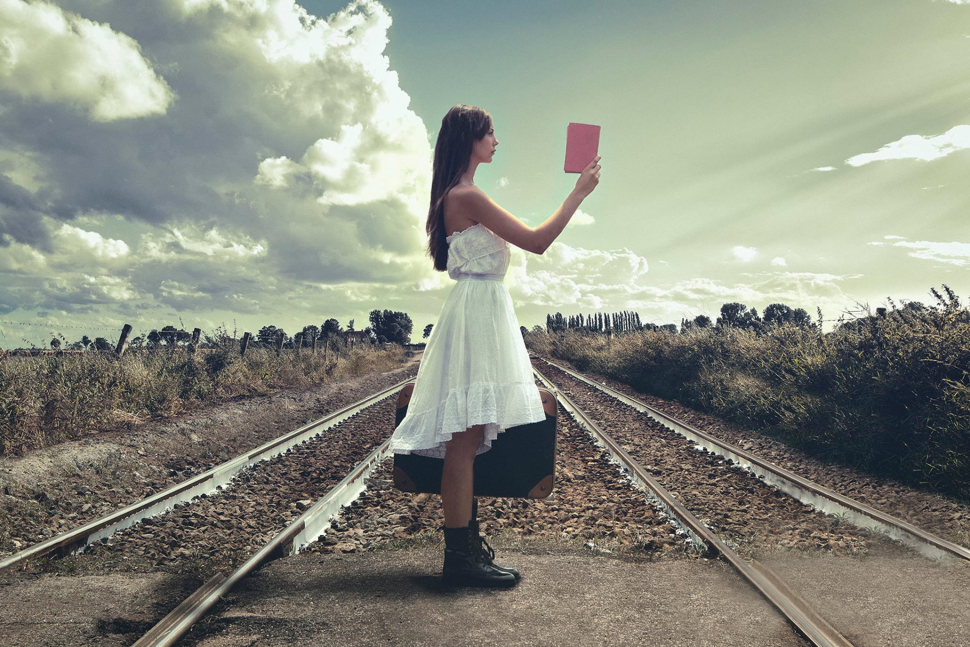 ferrovia rotaie ragazza valigia guida