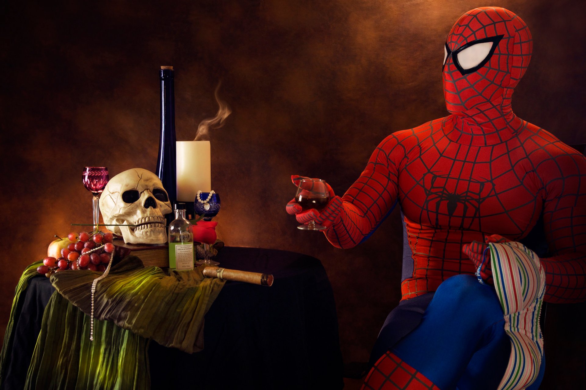 hombre araña alcohol cigarro cráneo humor