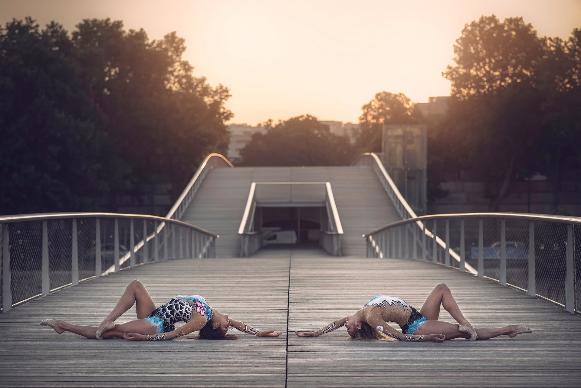 gimnastas gracia trajes puente ciudad