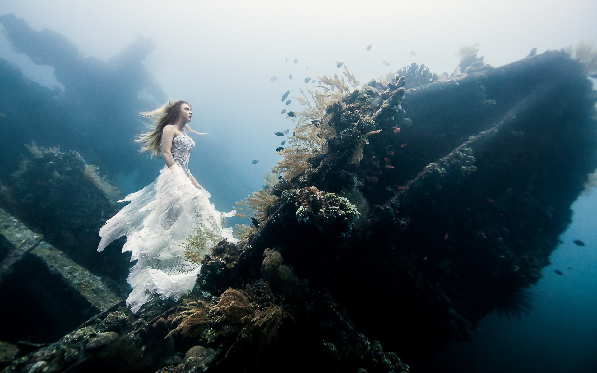 ragazza acqua situazione