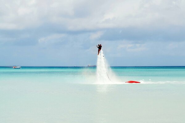 Andare in moto d acqua alle Maldive