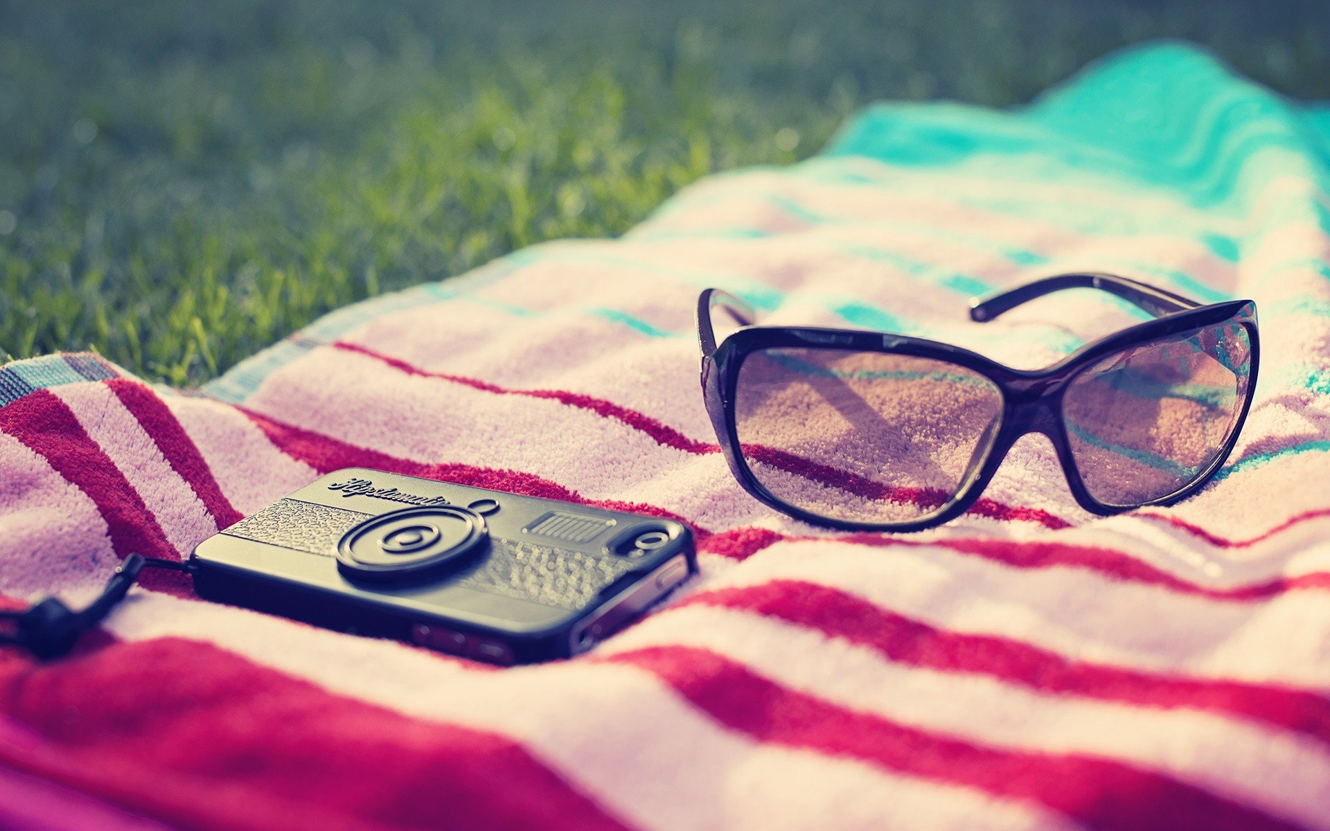 ituations glasses camera grass nature greenery meadow stripes background wallpaper full-screen