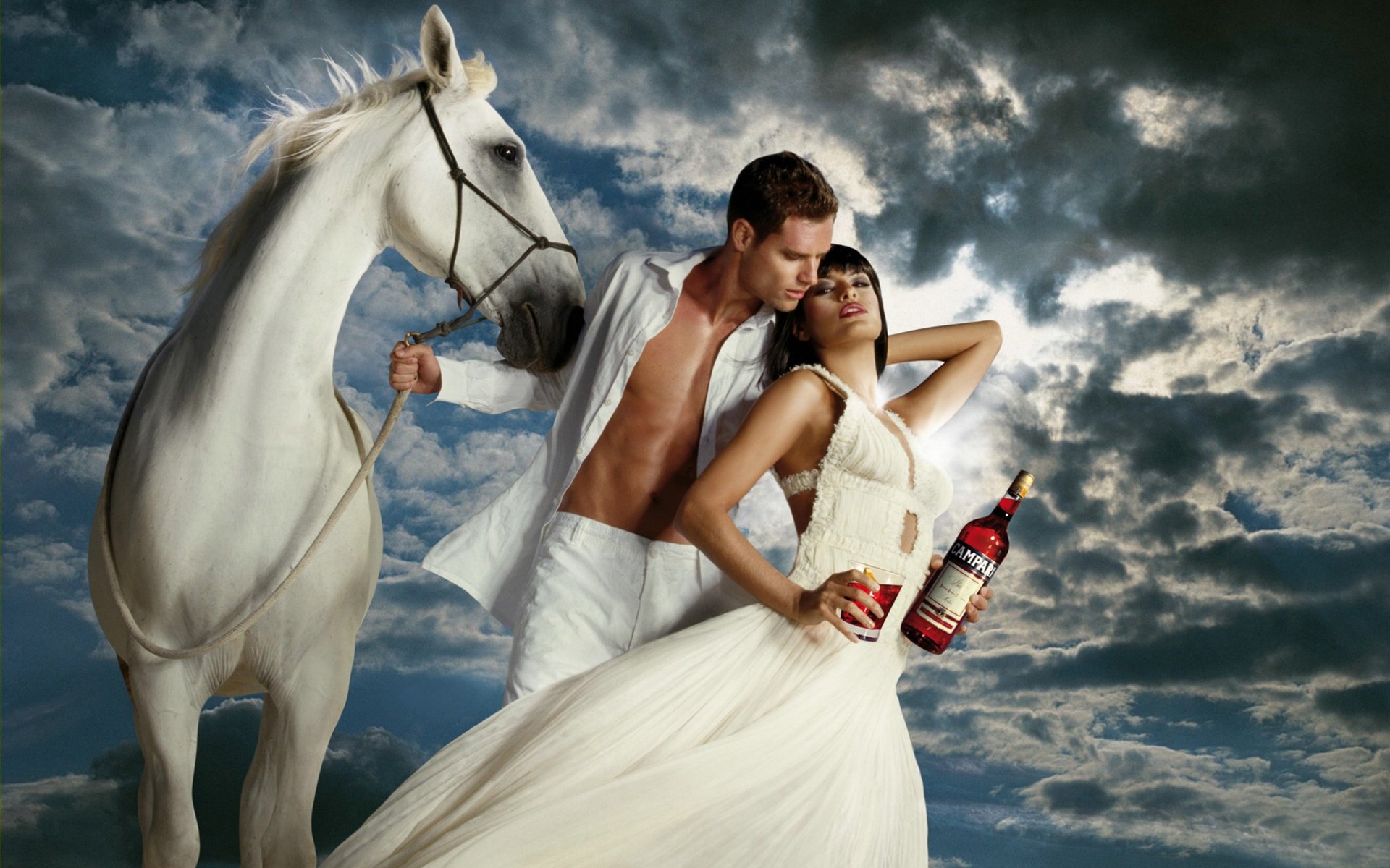 mujer hombre caballo blanco eva mendes campari campari actriz