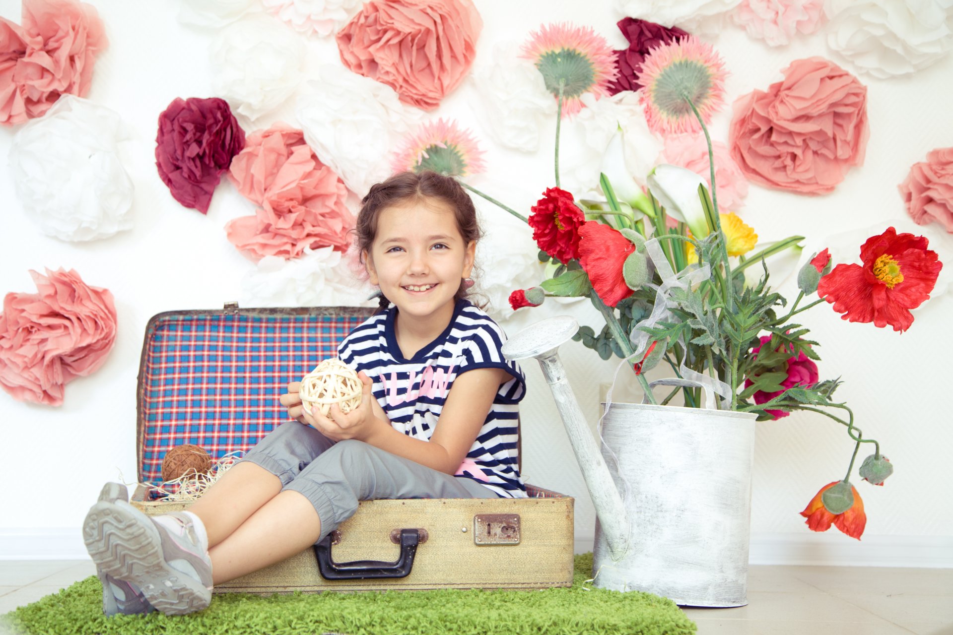 les enfants les fleurs la fille l arrosoir la valise humeur