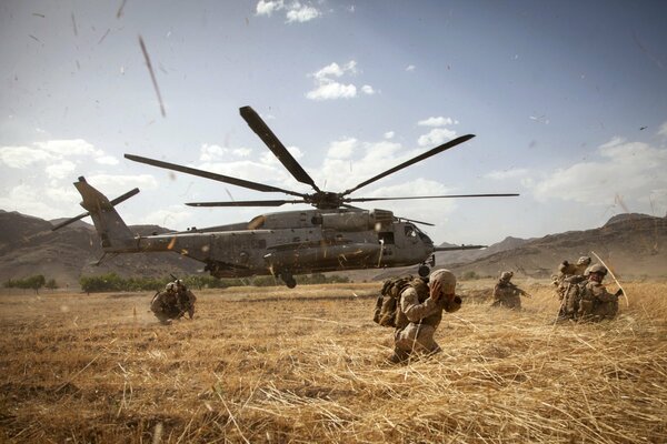 Militäreinsätze in Afghanistan Flugzeug abheben