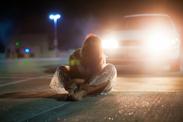 Niña molesta casi se suicida al subir a un auto