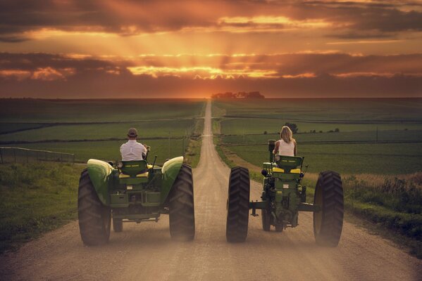 Der Weg des Traktors auf dem Weg in die Felder