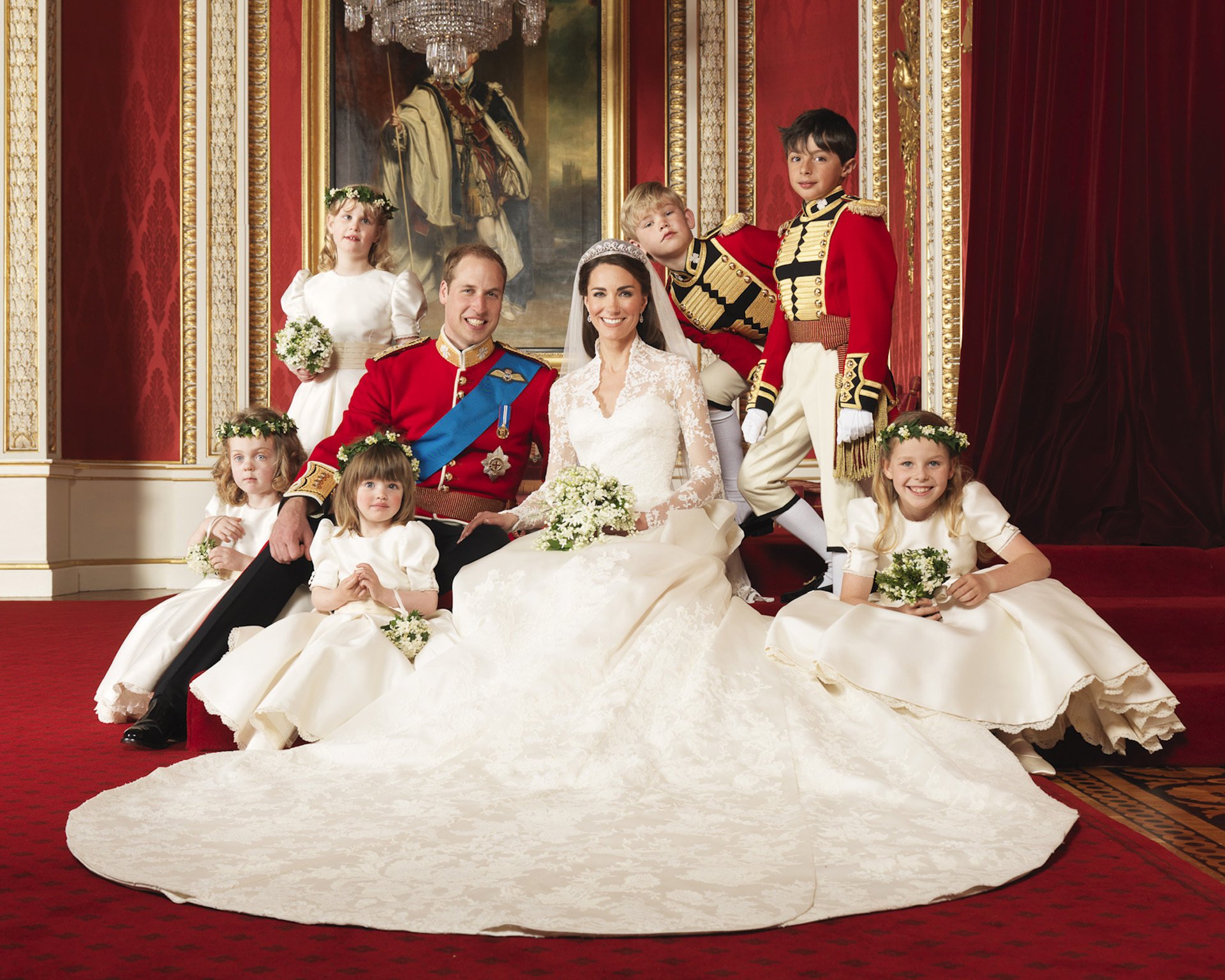 mariage prince de galles kate katherine middleton bébés robe de mariée voile fleurs