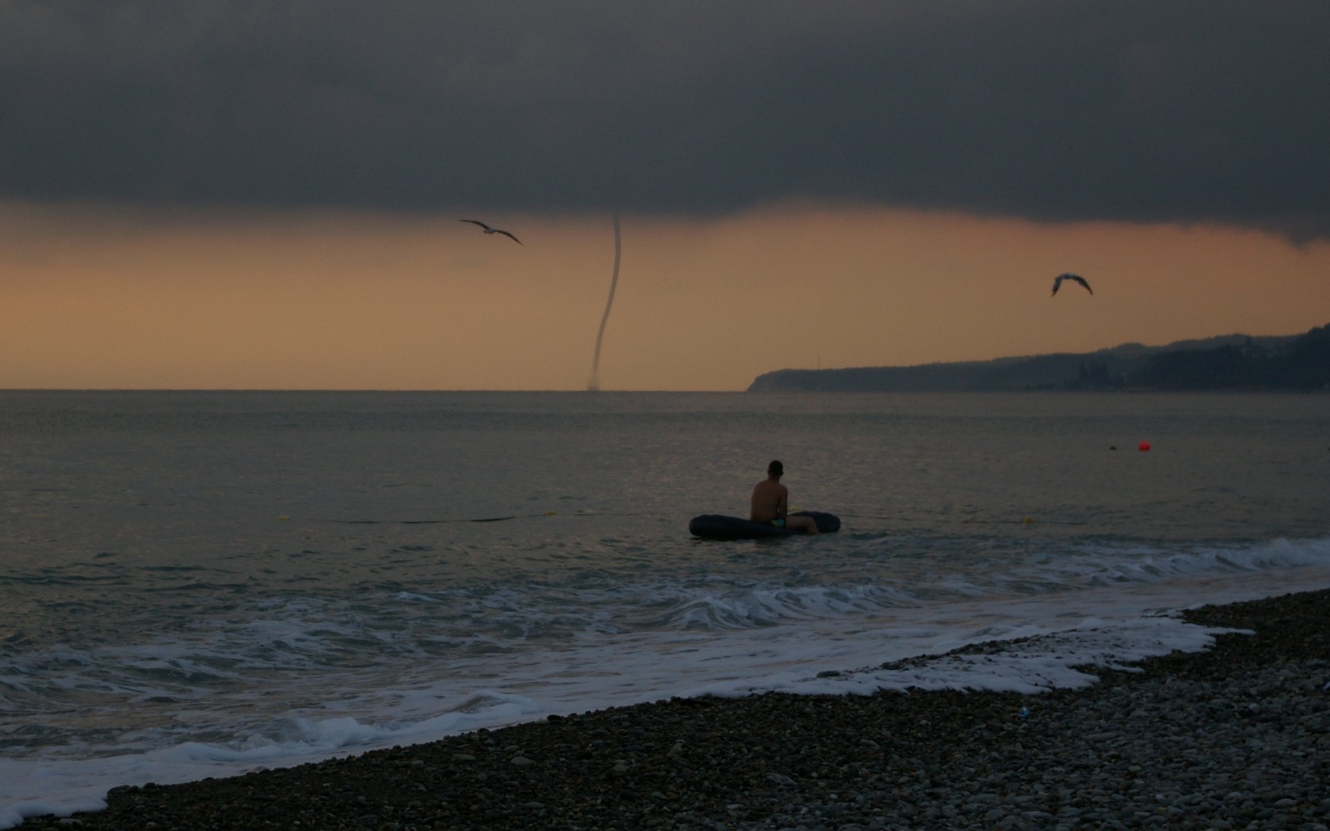 tornado tornado meer küste