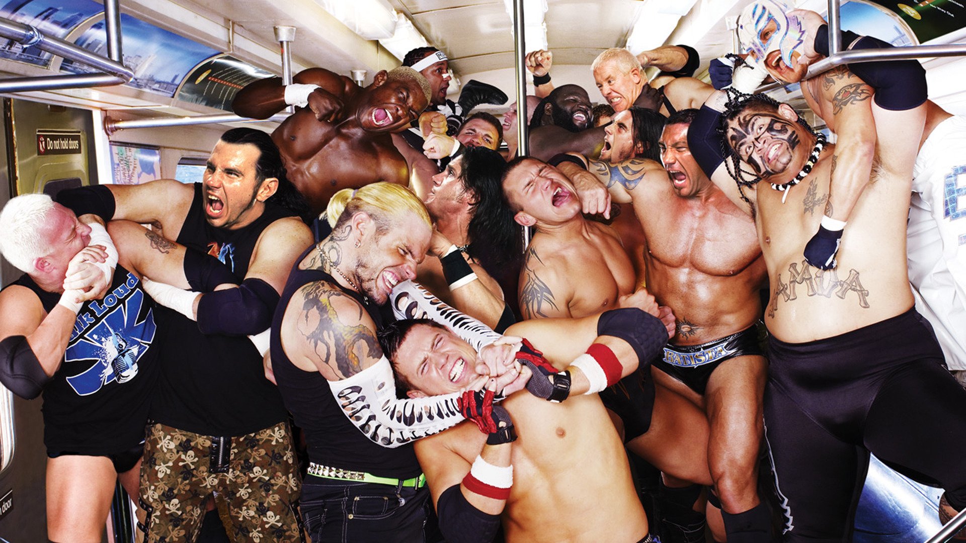 mordoboy bijatyka wwe autobus jeff hardy matt hardy sm punk mvp kane mark henry dave batista zwierzę umaga rey mysterio mężczyźni ciasnota zapasy smackdown