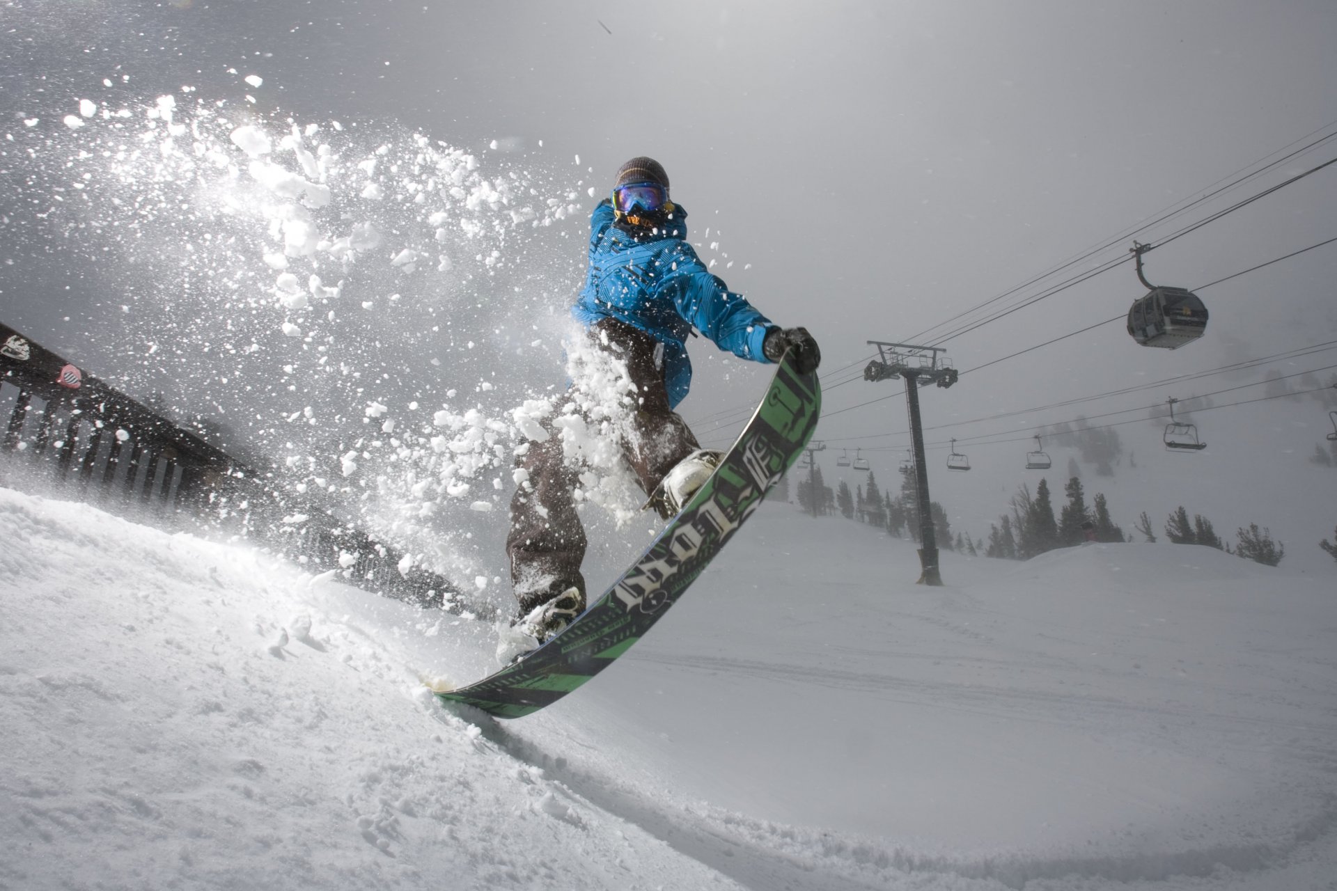 snowboarden snowboard schnee fall dünen berge wald fichte springen trick kunst fligth film