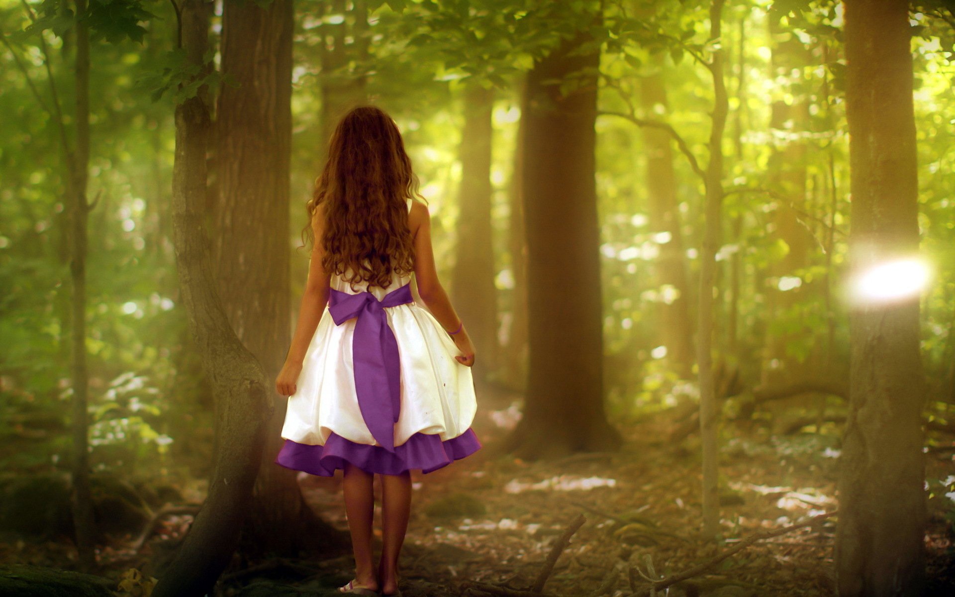 mädchen wald kleid band bogen natur