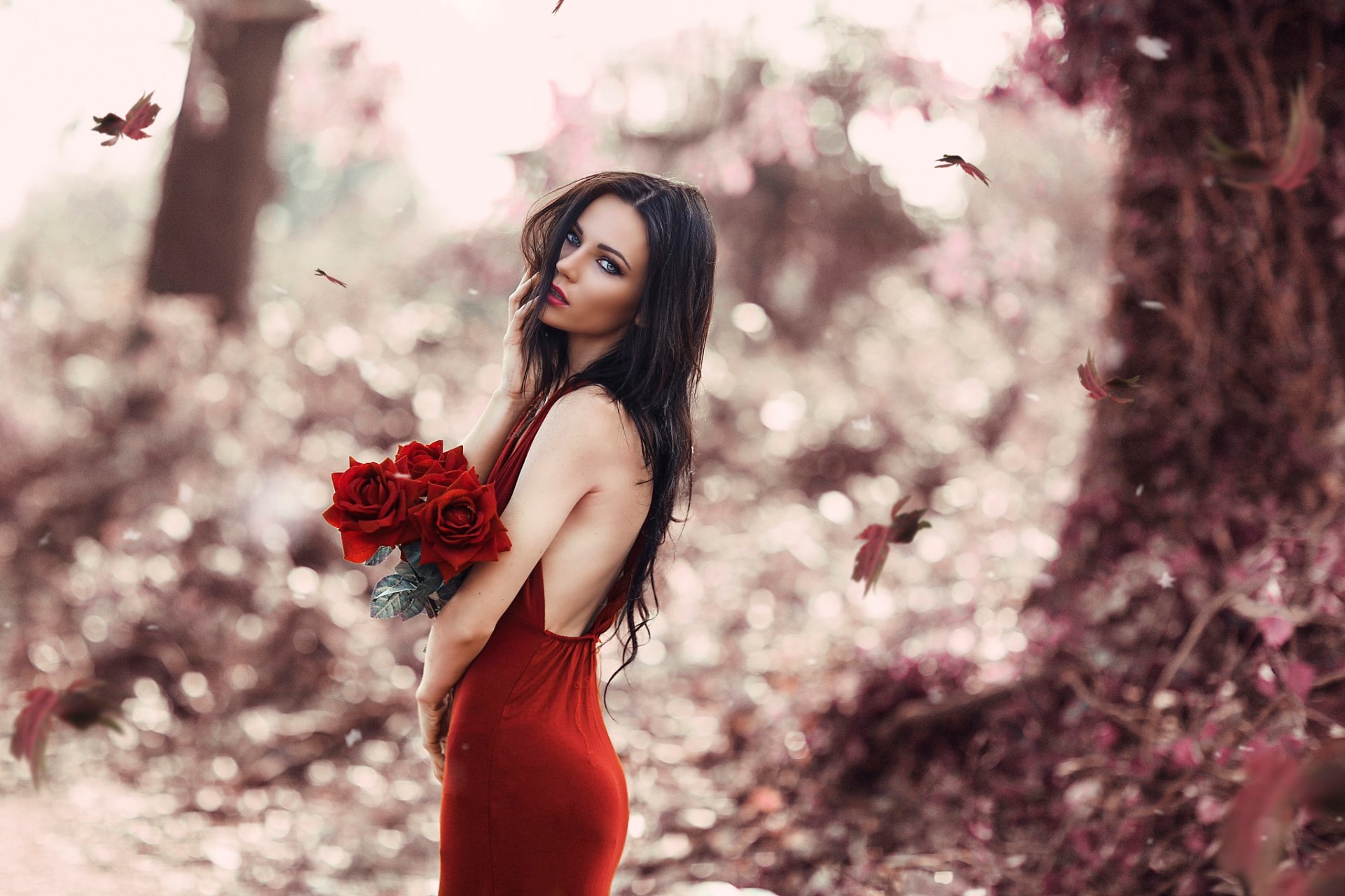 red rose red dress red roses girl bouquet autumn leaves make-up alessandro di cicco