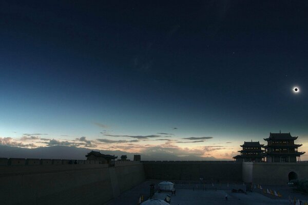 Sonnenfinsternis am chinesischen Himmel