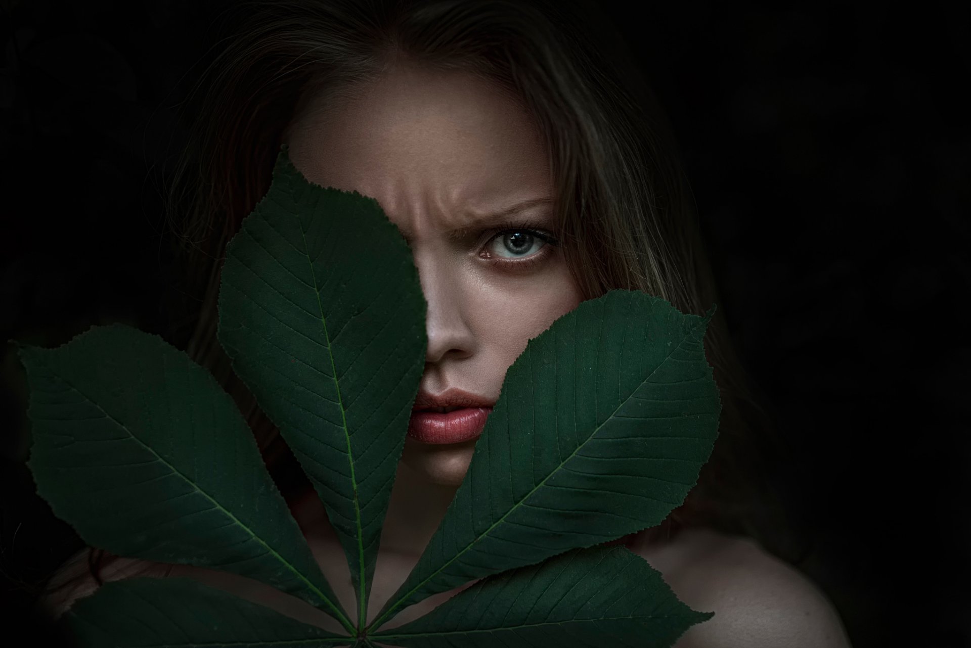 lera valeria kolesnikova foglia emozione malcontento risentimento georgy chernadyev