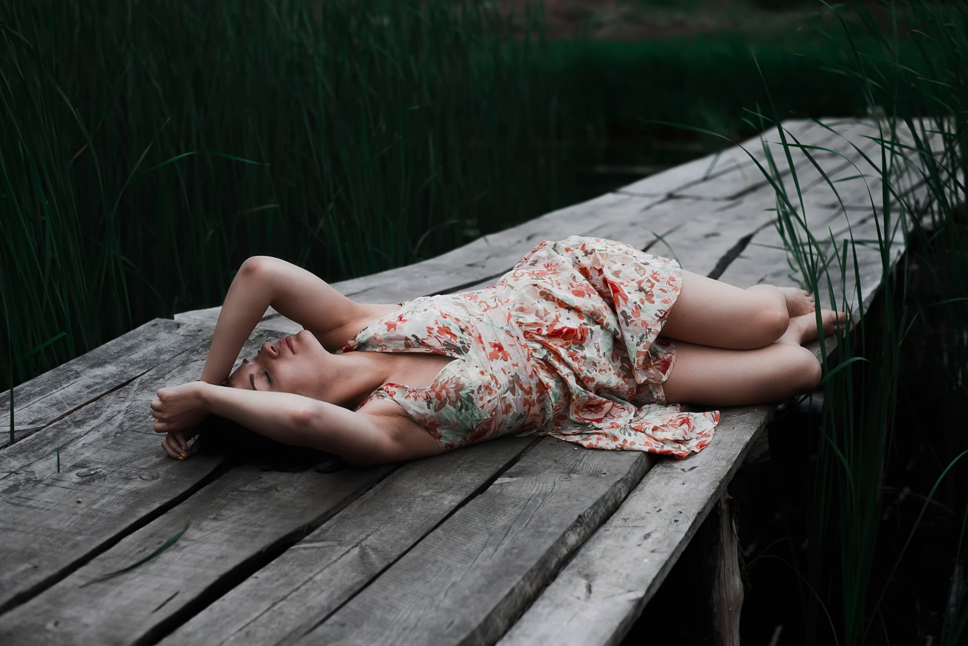 fille robe jambes planches loisirs yarik urbain