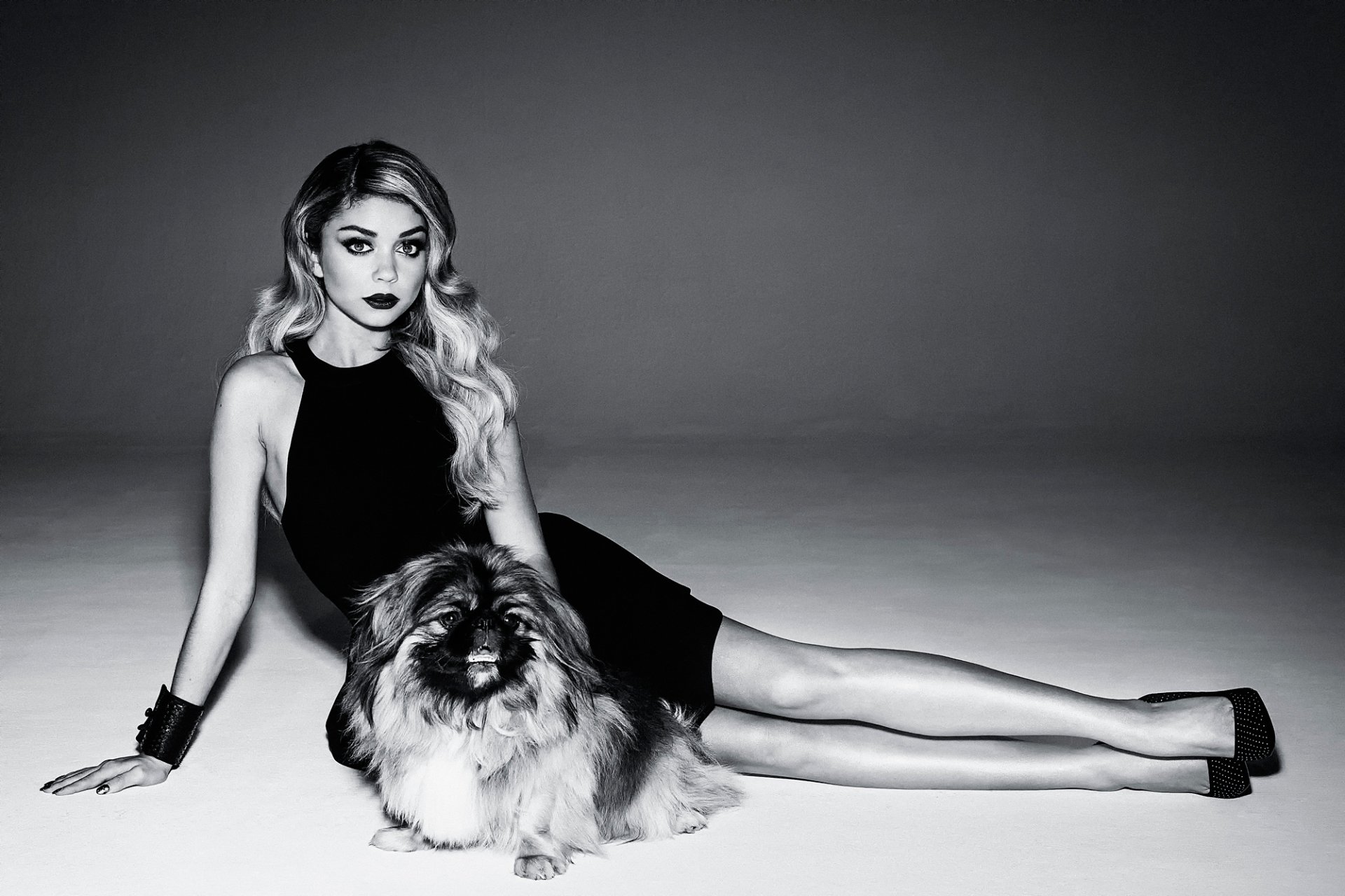 arah hyland sarah hyland doggie photo shoot galore