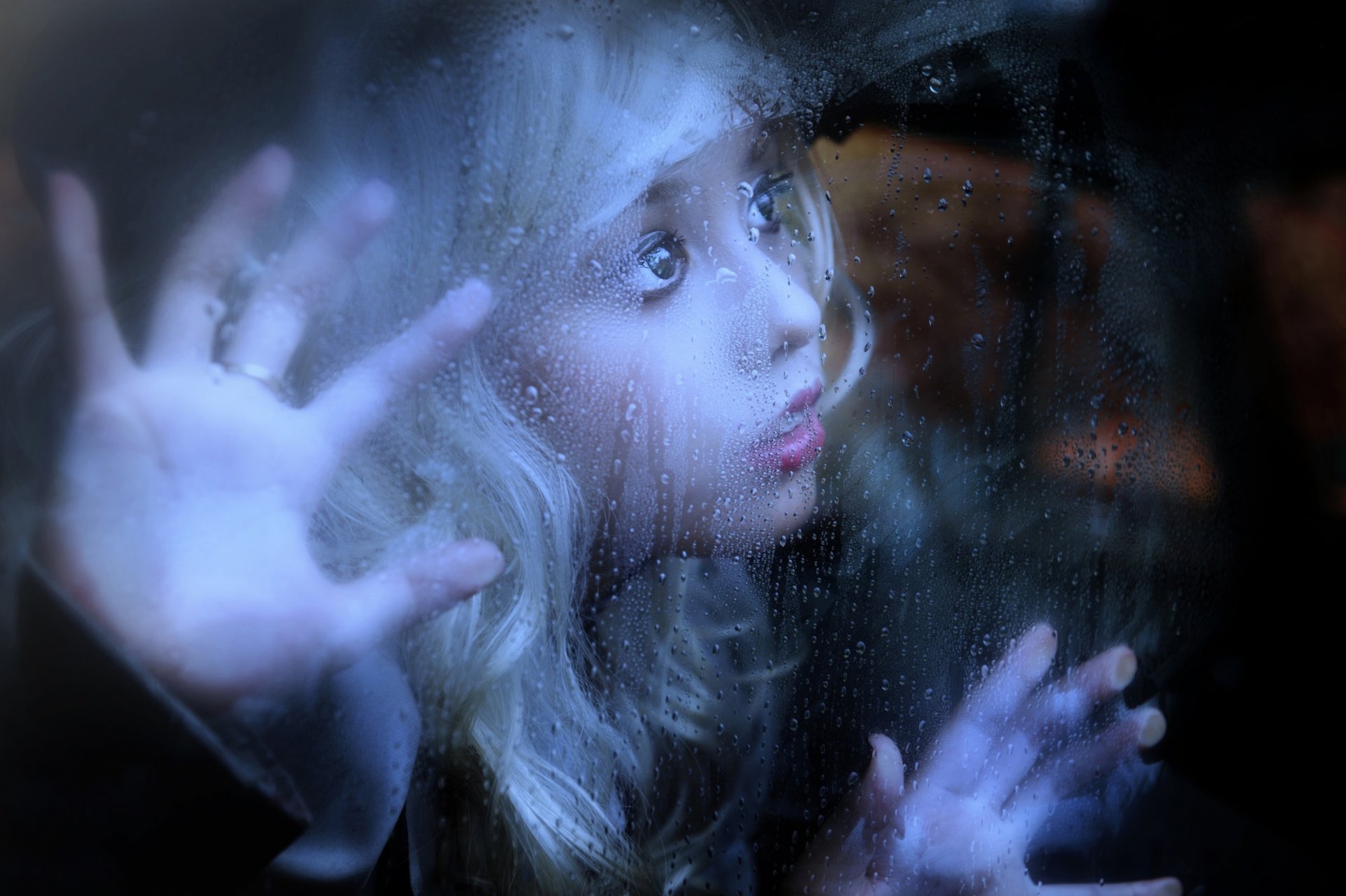 jour de pluie blues regard verre gouttes