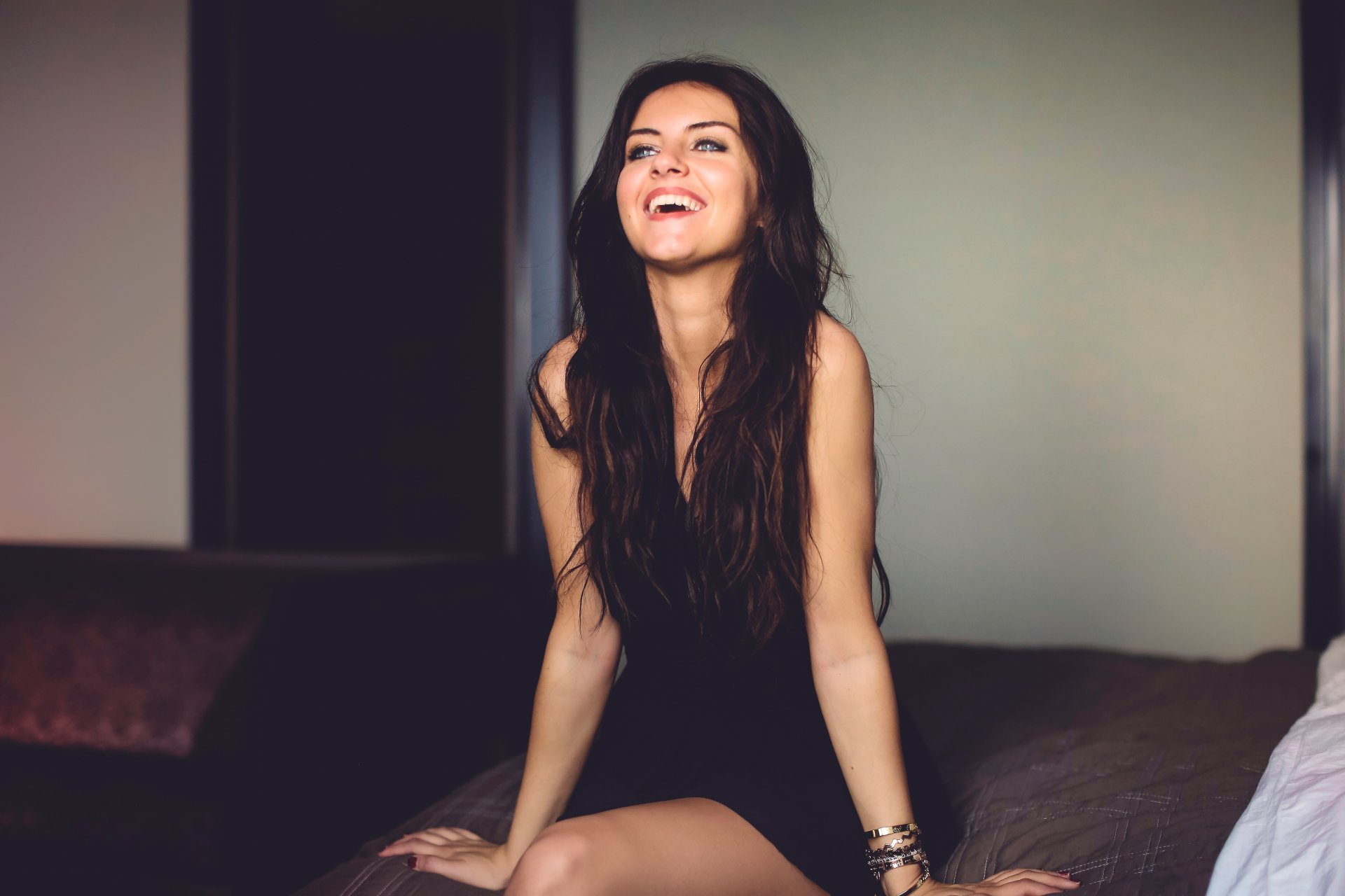 belle facce femminili ragazza gioia risate