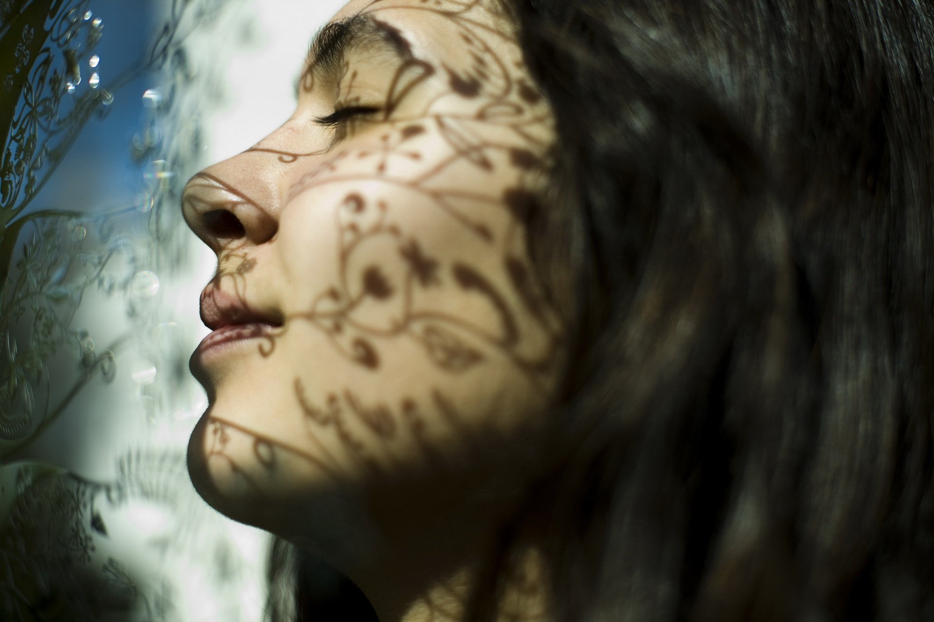 la jeune fille portrait ombre